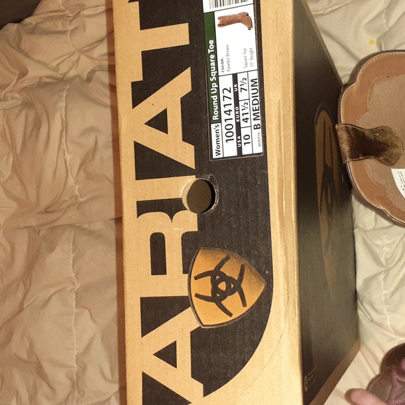 Women's Ariat western style boots size 10 - Picture 4 of 11